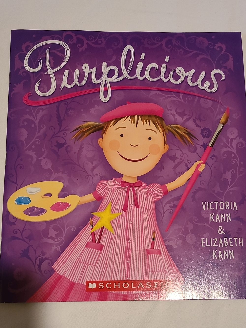 5 Scholastic Goldilicious Emeraldalicious Pinkalicious Books By Victoria Kann - Picture 5 of 12